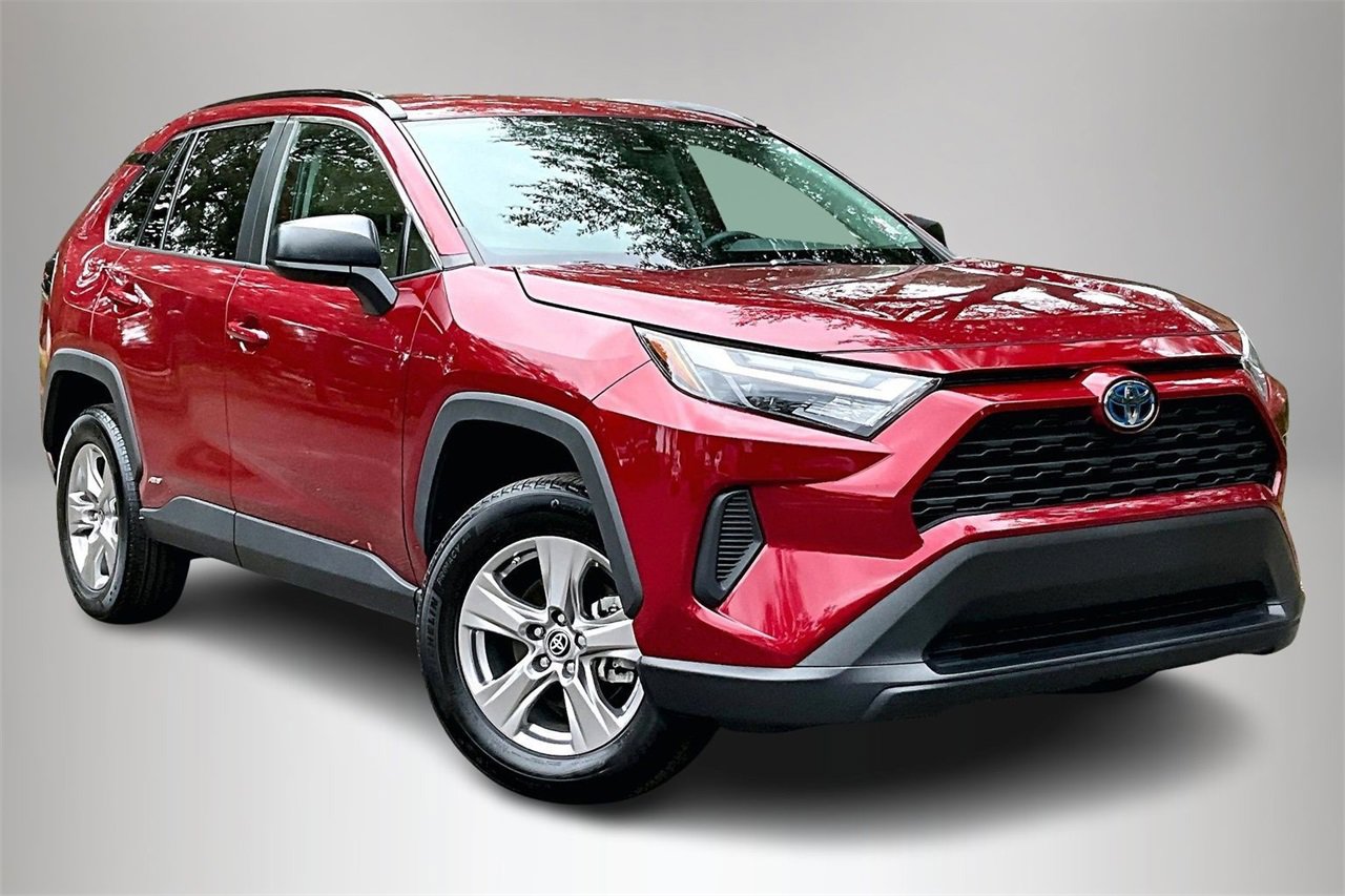 Used 2023 Toyota RAV4 LE image 2