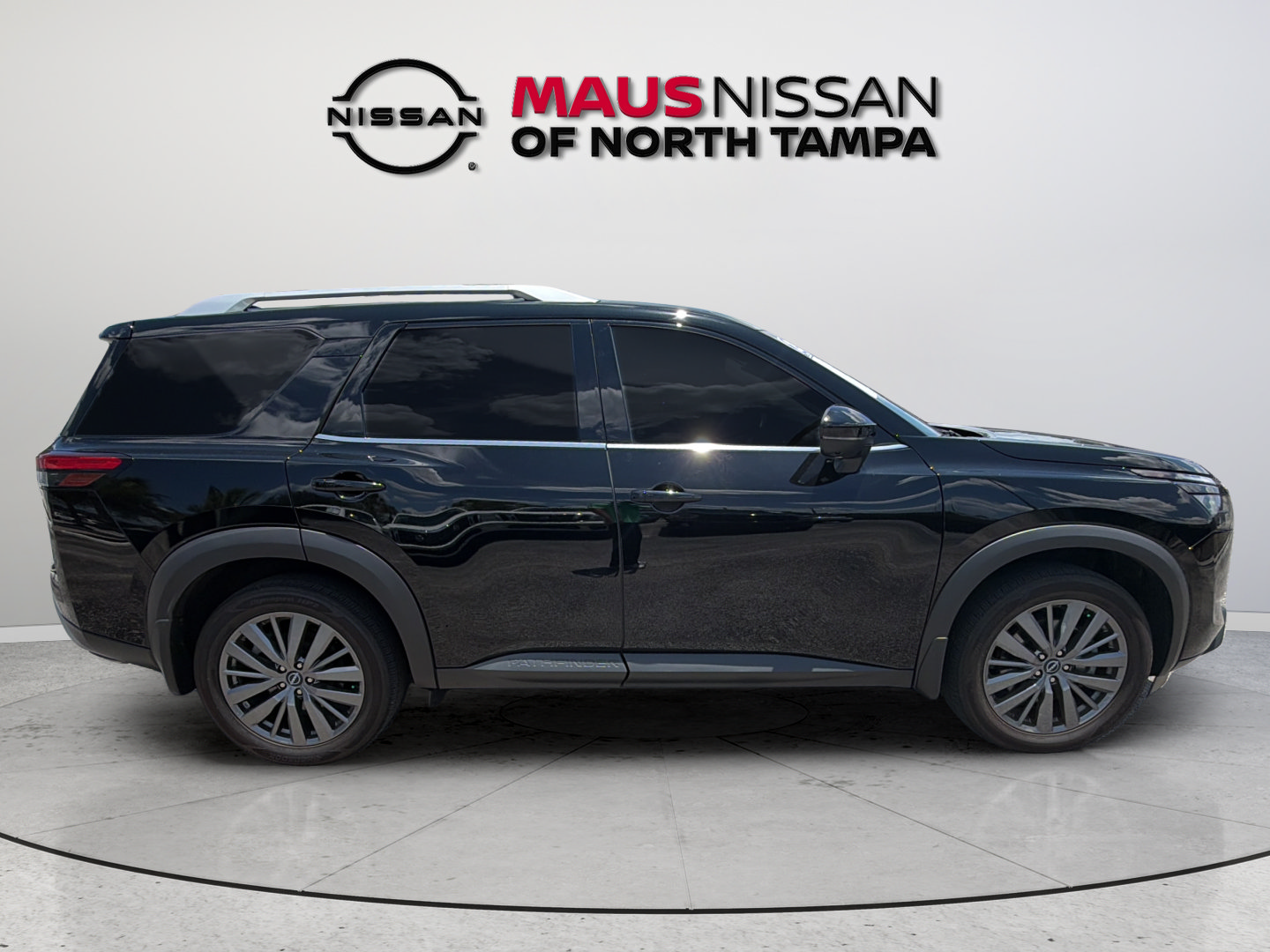 Certified 2025 Nissan Pathfinder SL w/ SL Premium Package FWD image 13