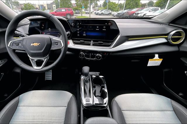 Used 2026 Chevrolet Trax LT w/ LT Convenience Package FWD image 7