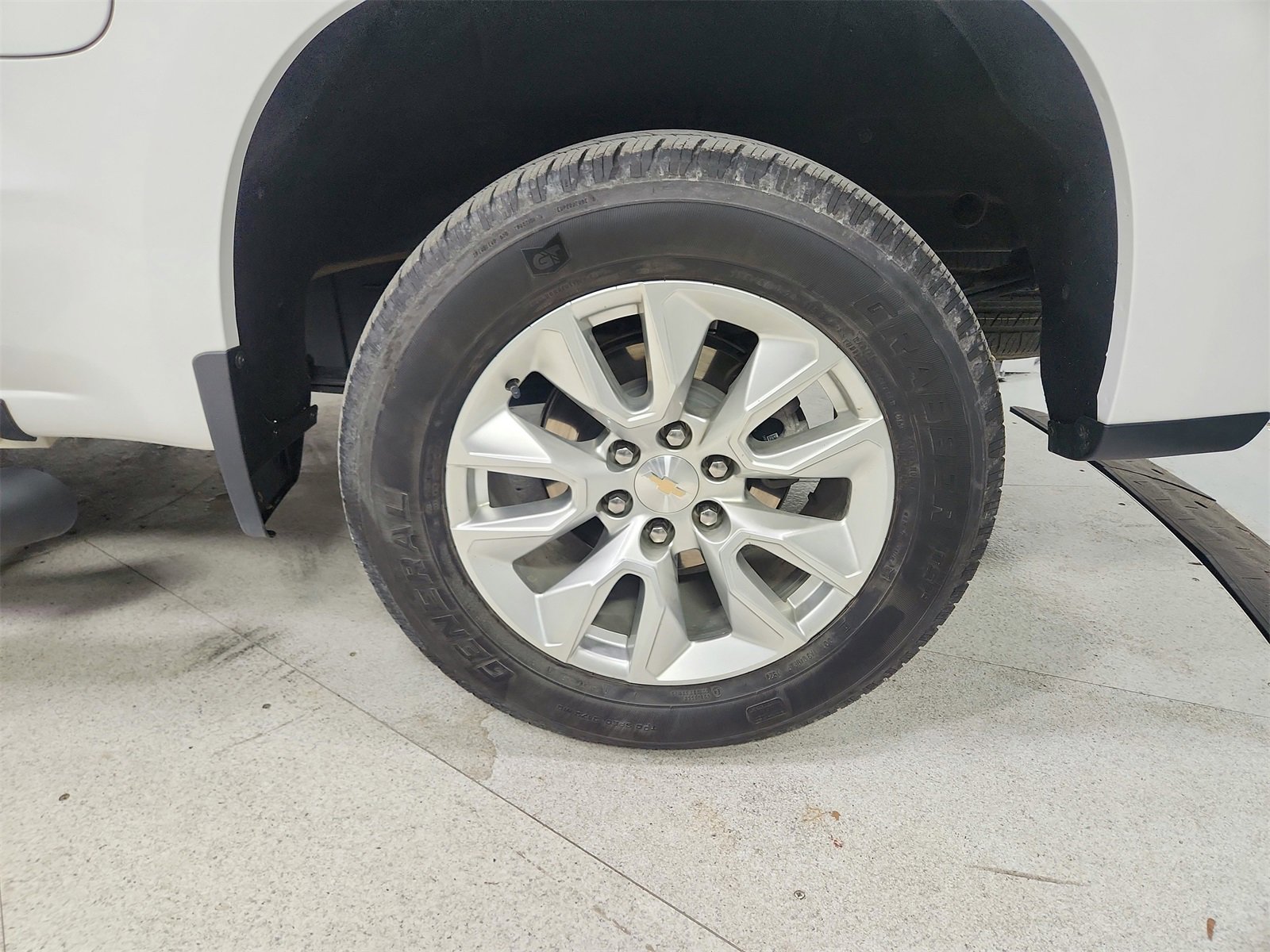 Used 2024 Chevrolet Silverado 1500 Custom image 40