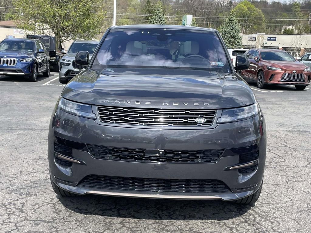 Used 2023 Land Rover Range Rover Sport SE Dynamic image 8