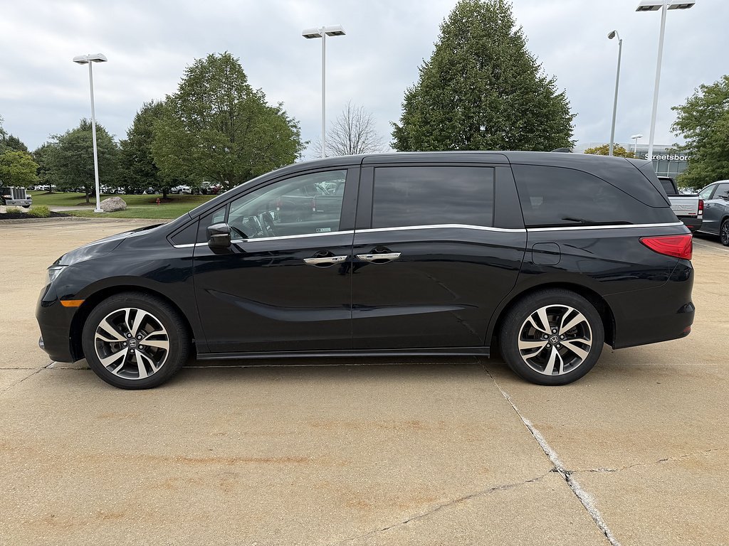 Used 2024 Honda Odyssey Touring image 3