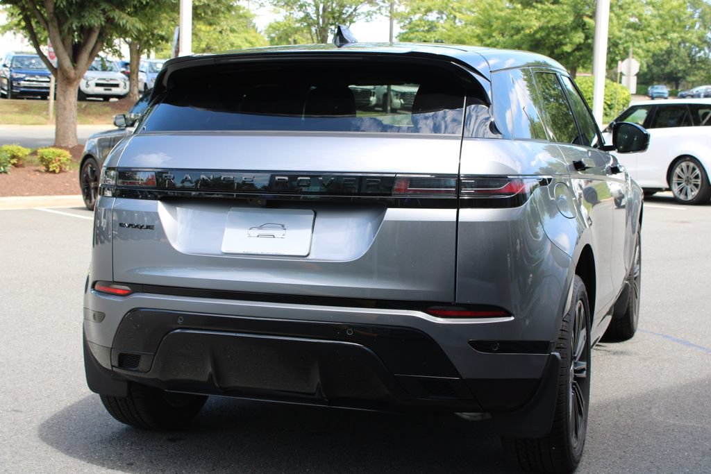 Used 2026 Land Rover Range Rover Evoque Dynamic SE AWD/4WD image 4