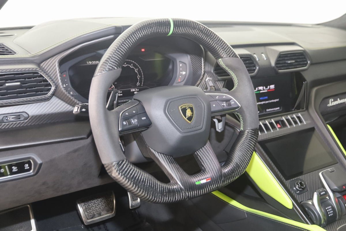 Used 2022 Lamborghini Urus AWD/4WD image 6