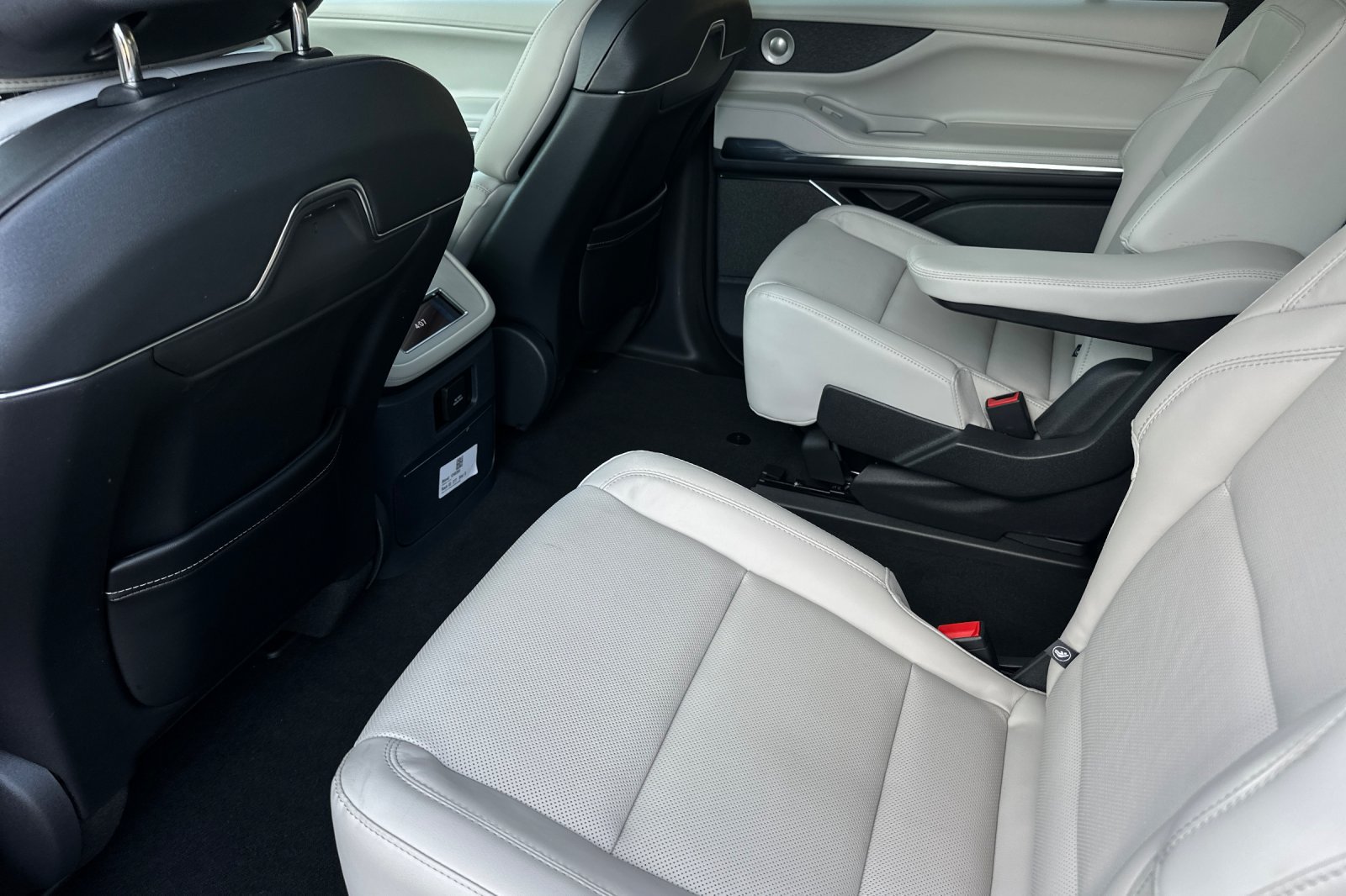 New 2026 Lincoln Navigator L Reserve AWD/4WD image 11