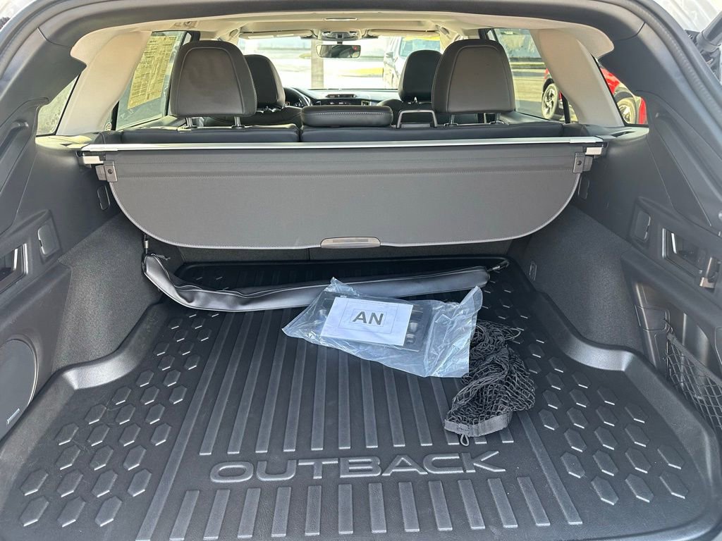 Used 2023 Subaru Outback Limited image 7