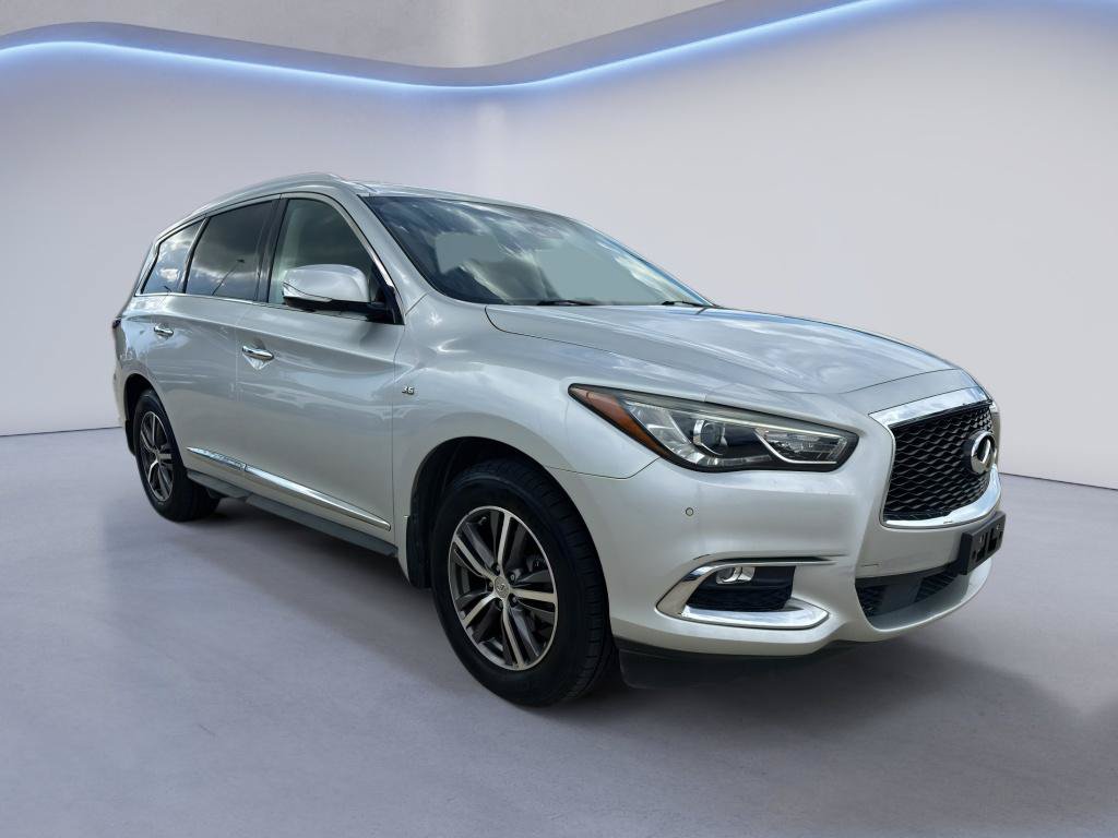Used 2019 INFINITI QX60 Luxe w/ Essential Package FWD image 3