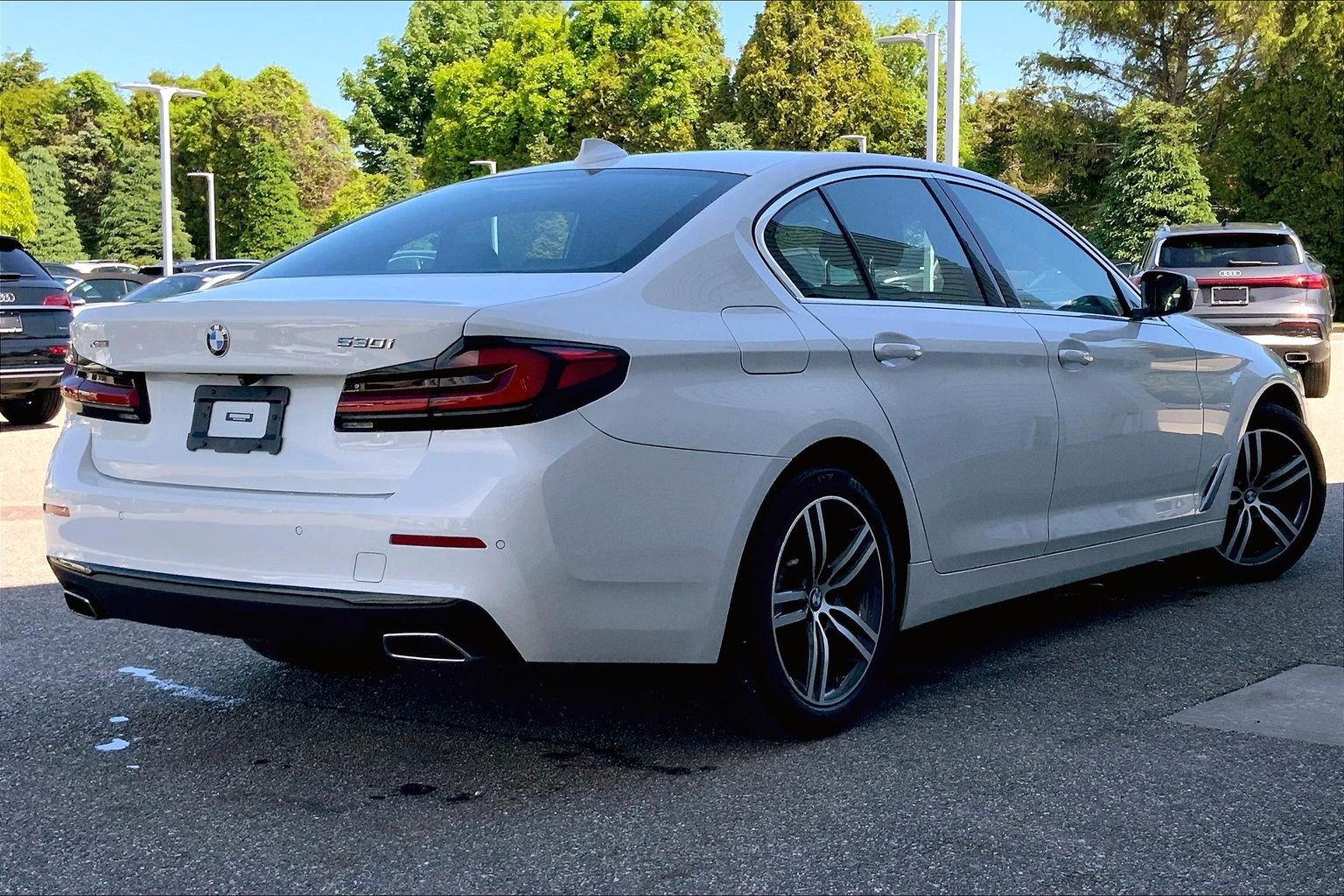 Used 2022 BMW 530i xDrive w/ Premium Package AWD/4WD image 6