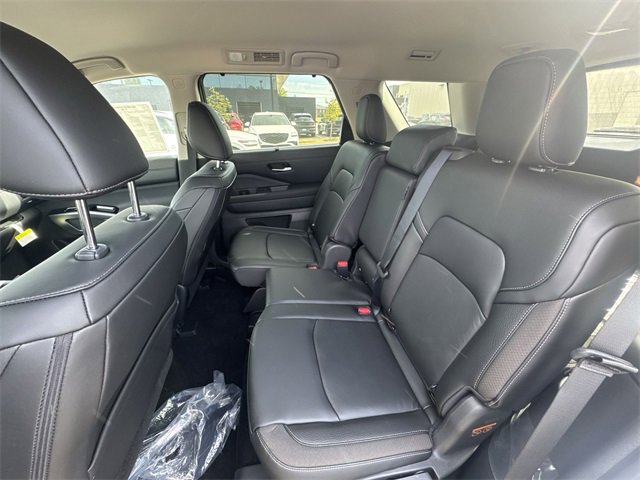 New 2025 Nissan Pathfinder SL image 21
