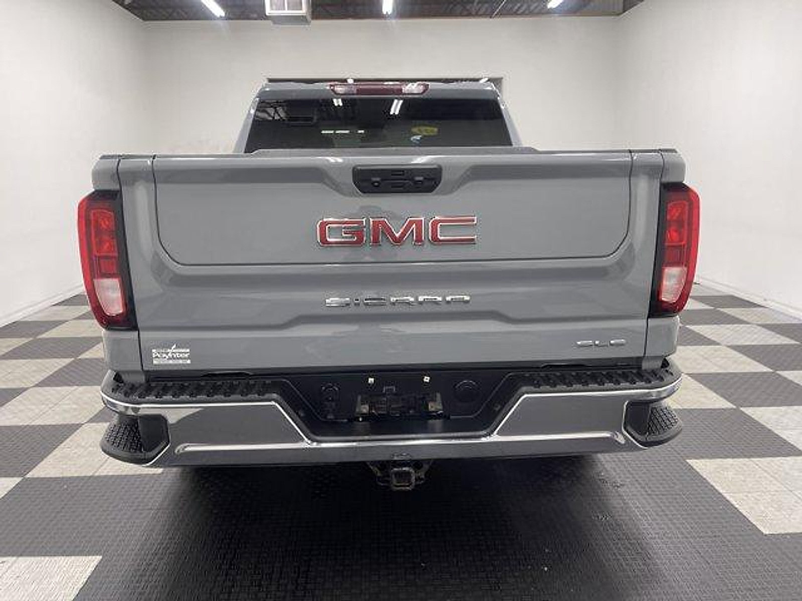 Used 2024 GMC Sierra 1500 SLE AWD/4WD image 3