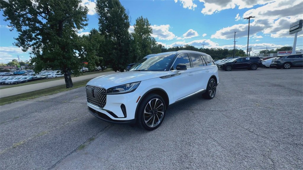 Used 2025 Lincoln Aviator Reserve w/ Illumination Package image 4