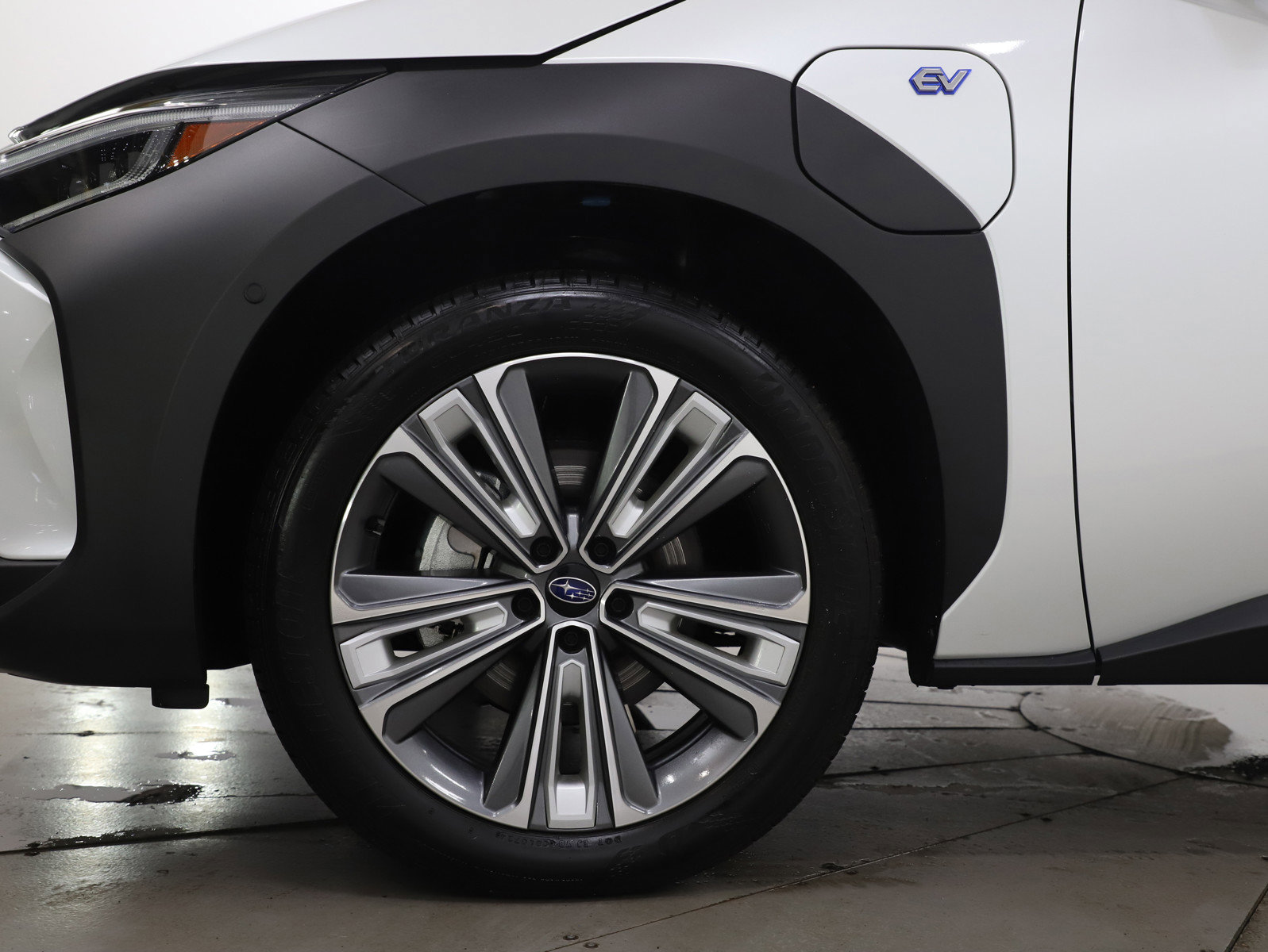 Used 2024 Subaru Solterra Touring w/ Touring Package image 28