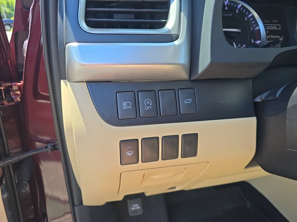 Certified 2019 Toyota Highlander XLE AWD/4WD image 29