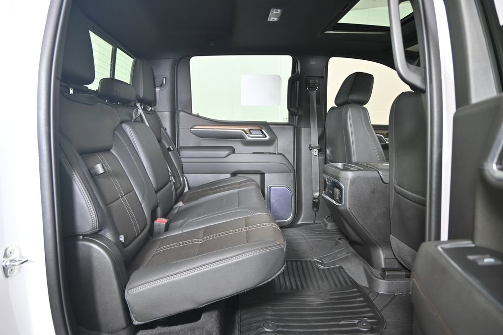 Used 2022 Chevrolet Silverado 1500 High Country w/ High Country Premium Package image 17