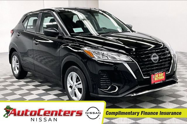 New 2025 Nissan Kicks Play S