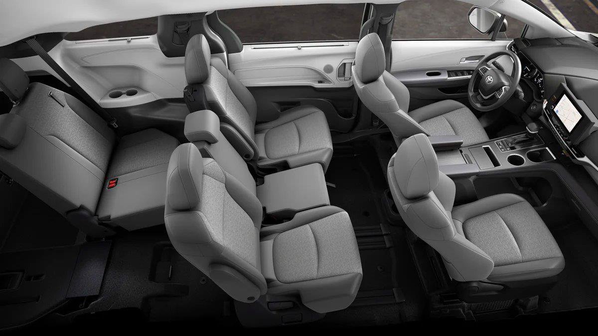 New 2026 Toyota Sienna LE AWD/4WD image 4