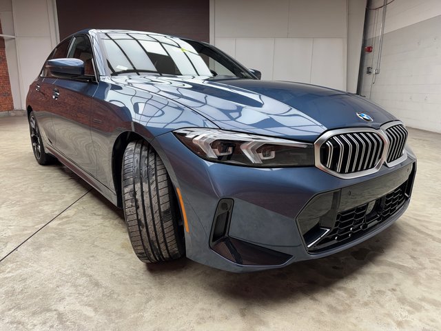 Used 2026 BMW 330i Sedan w/ M Sport Package RWD image 7