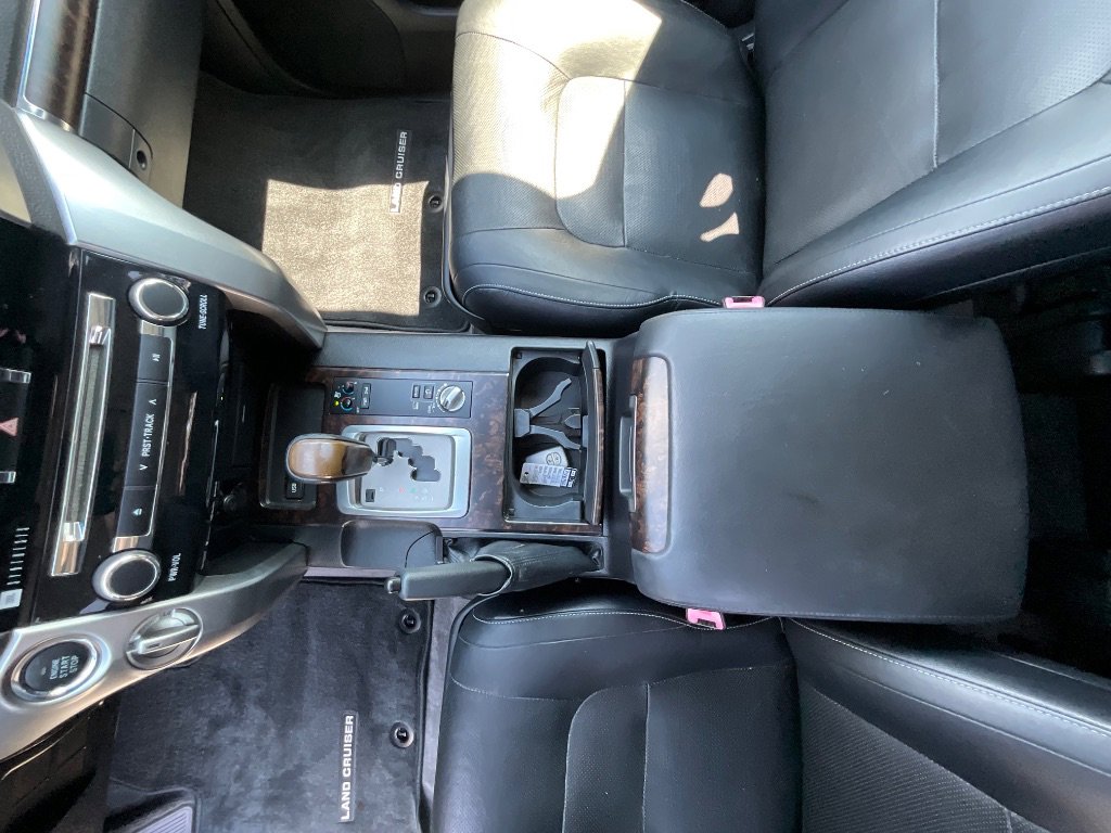 Used 2013 Toyota Land Cruiser image 17