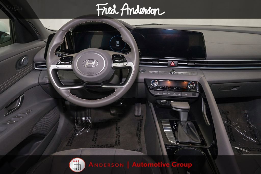 Used 2025 Hyundai Elantra SEL FWD image 6