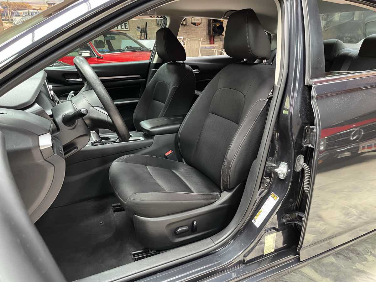 Used 2022 Nissan Altima 2.5 SV FWD image 23