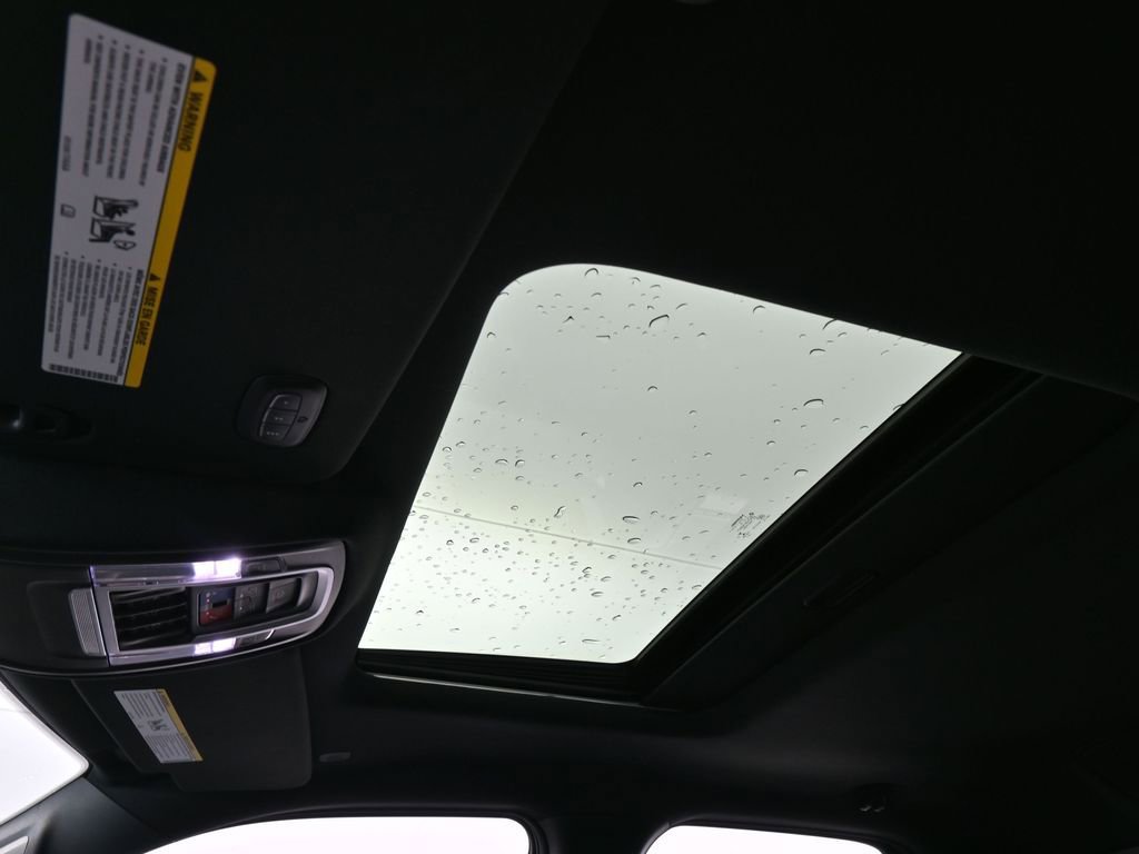 Used 2021 RAM 1500 Laramie w/ Night Edition image 11