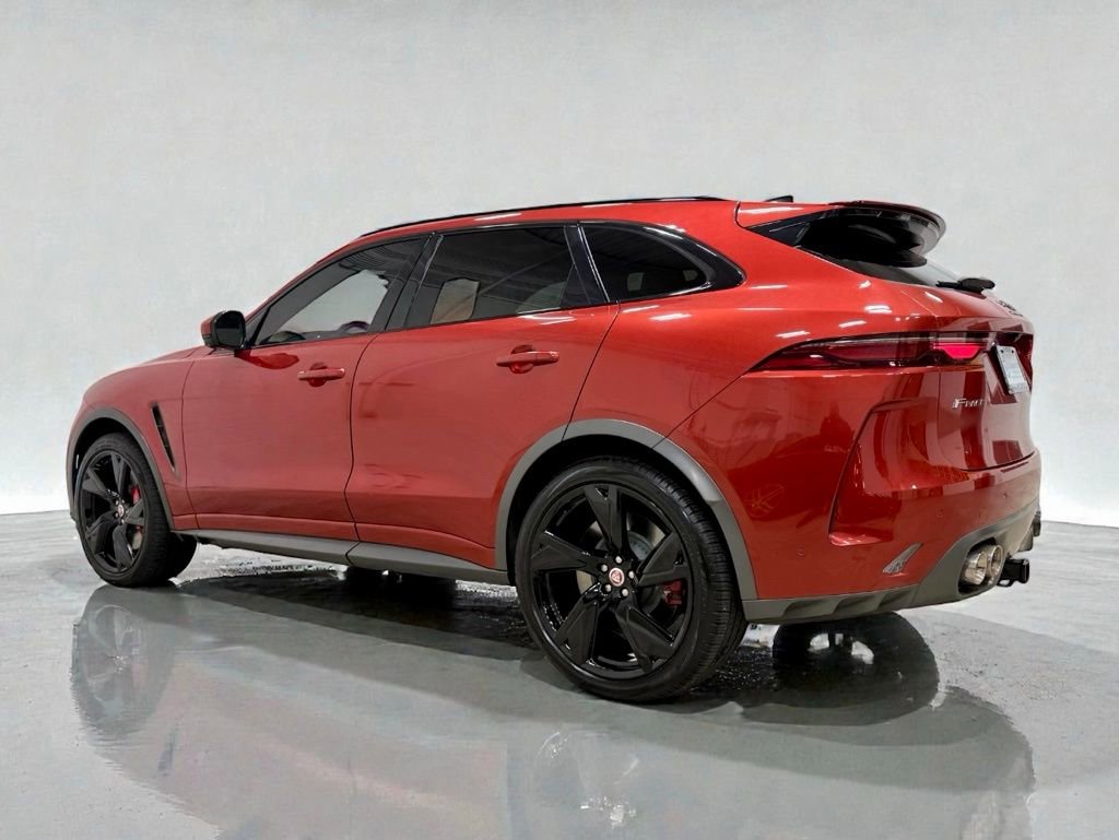 Used 2021 Jaguar F-PACE SVR image 11