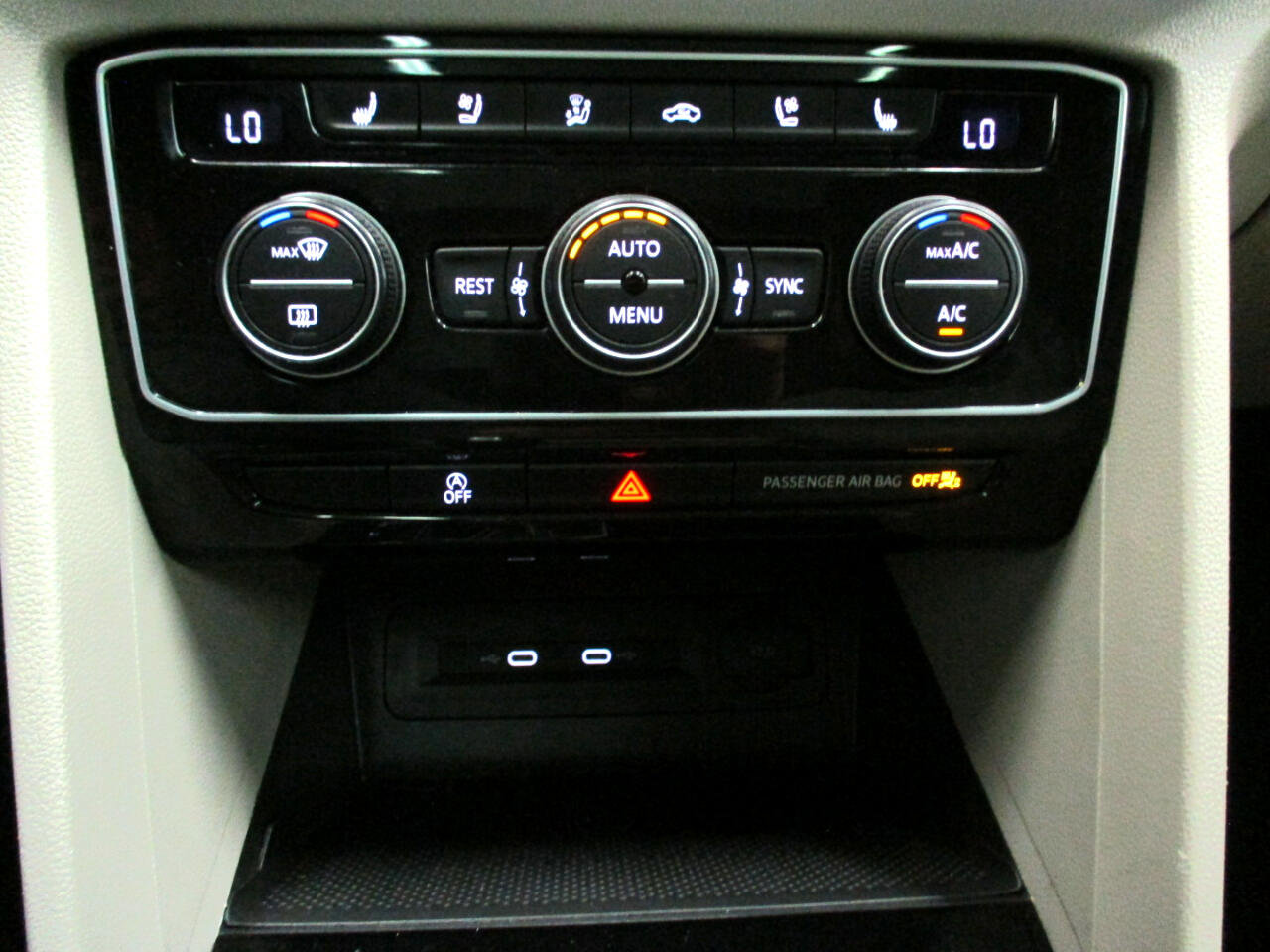 Used 2021 Volkswagen Atlas SEL Premium image 26