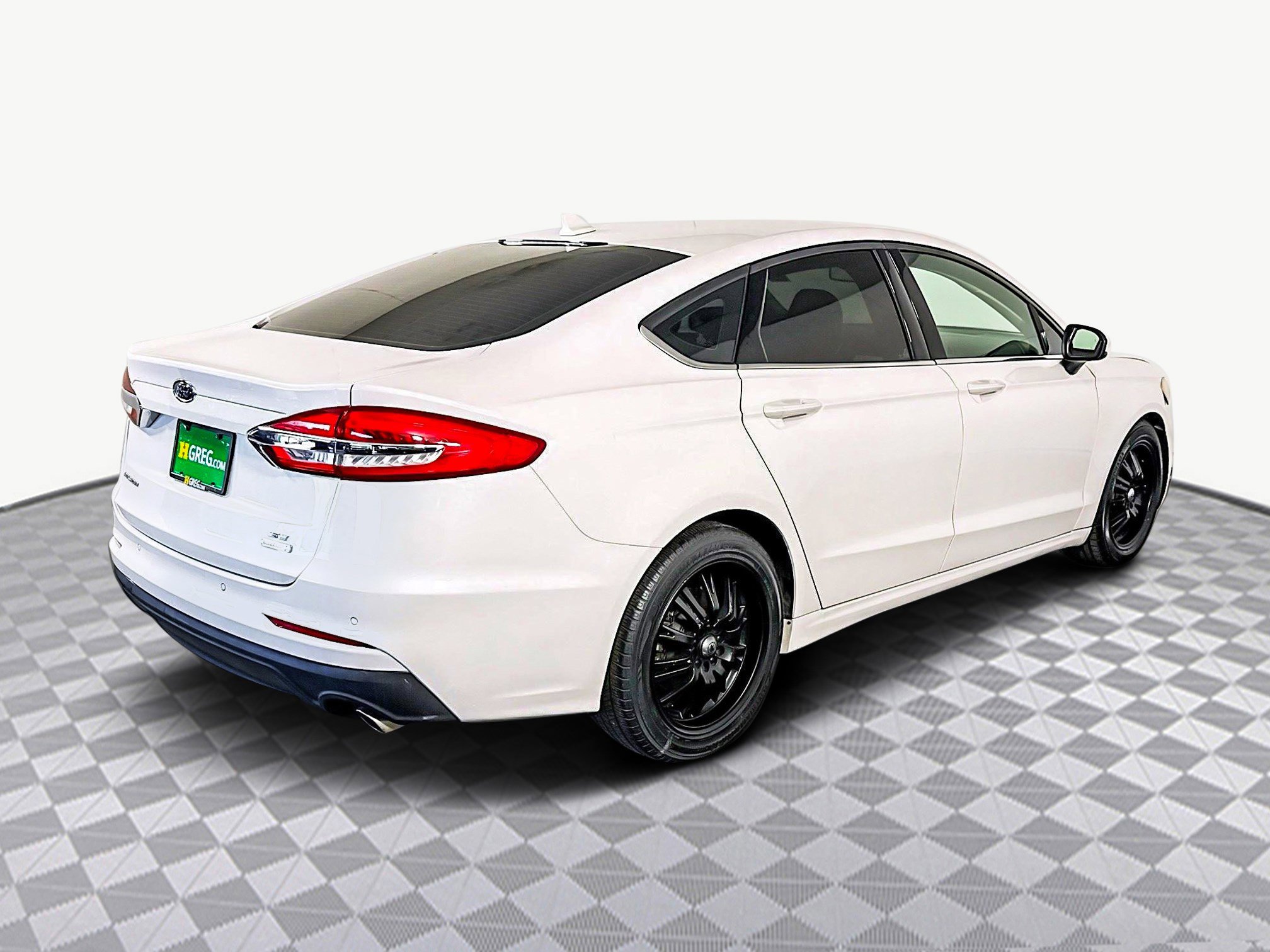 Used 2020 Ford Fusion SE image 10