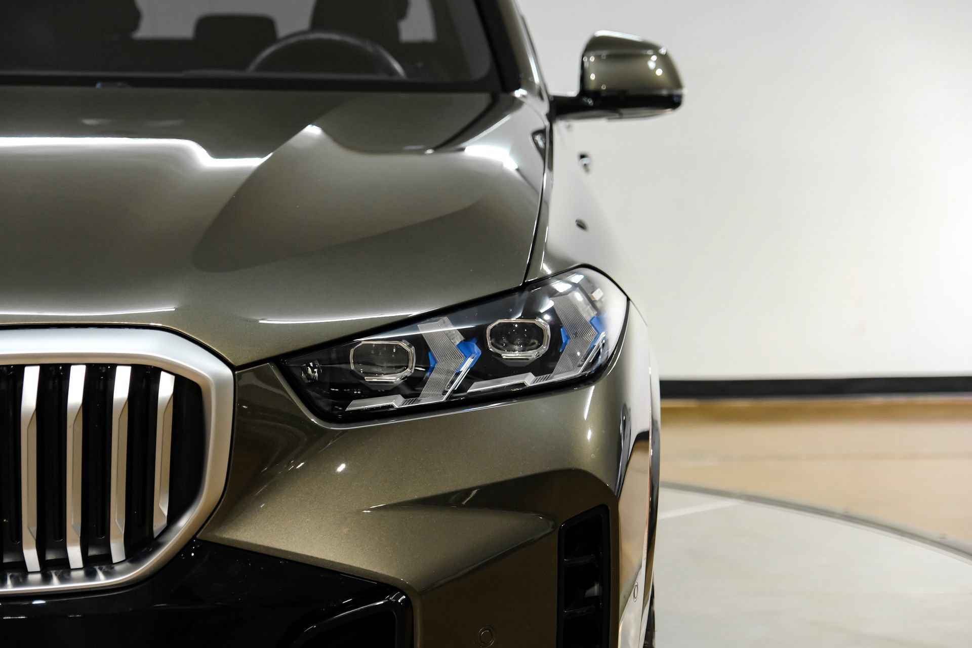 Used 2024 BMW X5 sDrive40i w/ M Sport Package RWD image 58