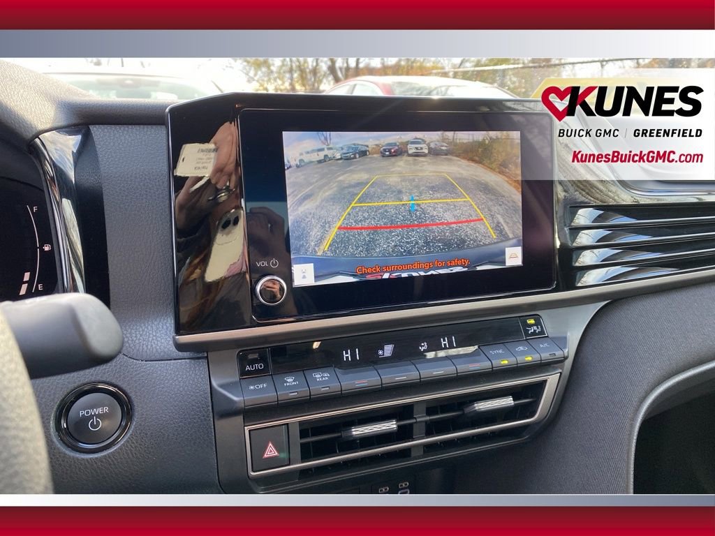 Used 2025 Toyota Camry LE image 28