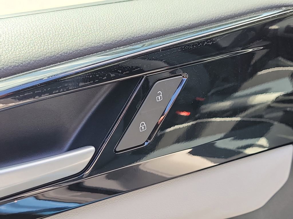 New 2026 Volkswagen Taos S image 13