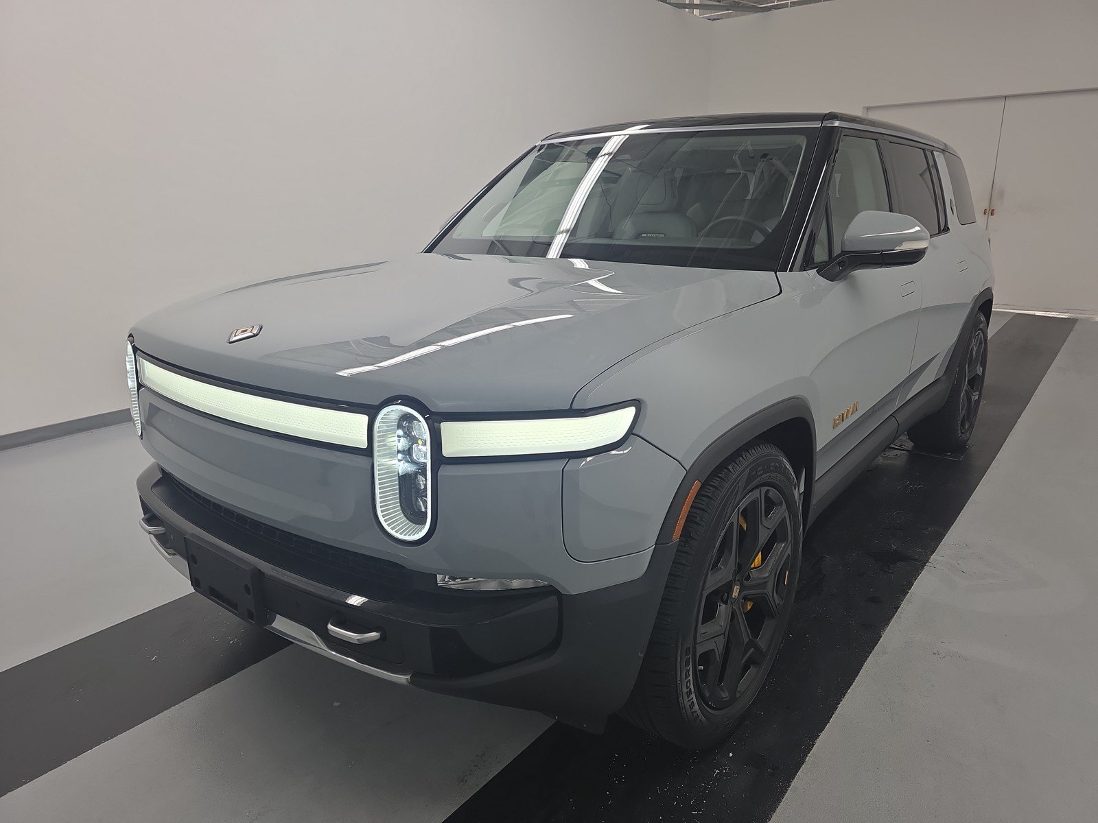 Used 2023 Rivian R1S Adventure