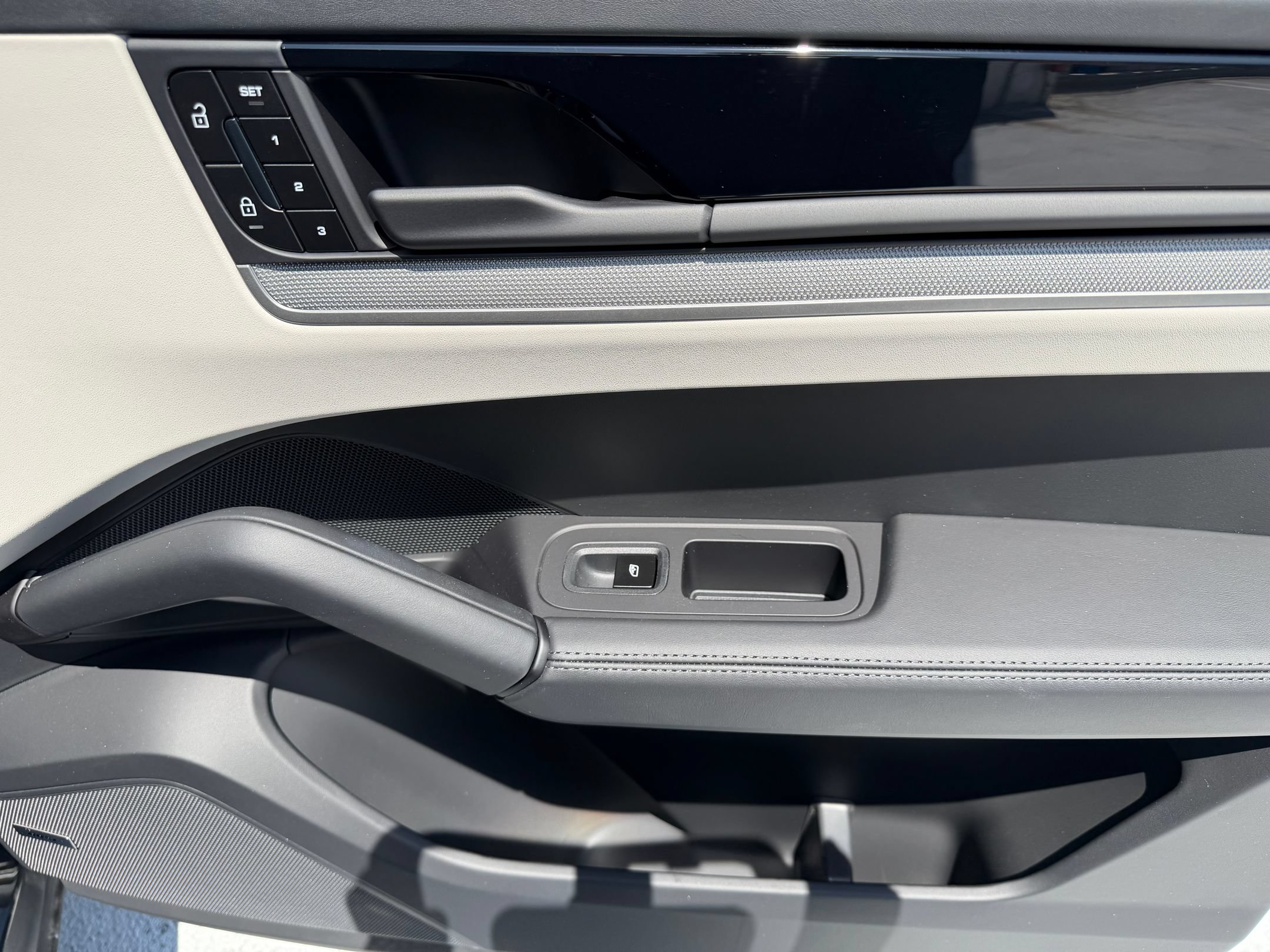 Certified 2026 Porsche Cayenne AWD/4WD image 17