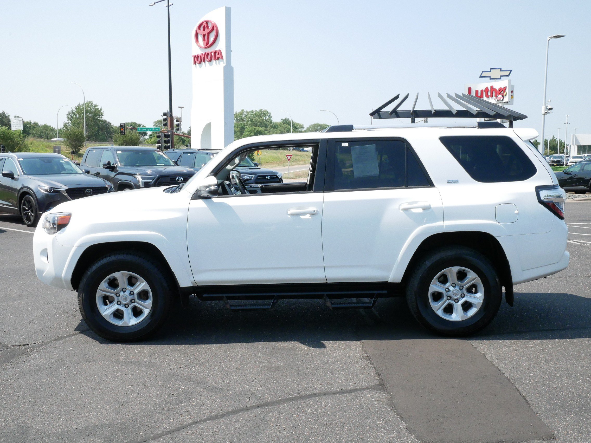 Certified 2024 Toyota 4Runner SR5 Premium w/ Moonroof Package AWD/4WD image 4