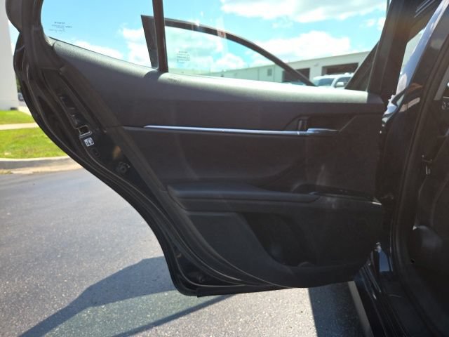 Used 2018 Toyota Camry LE FWD image 12