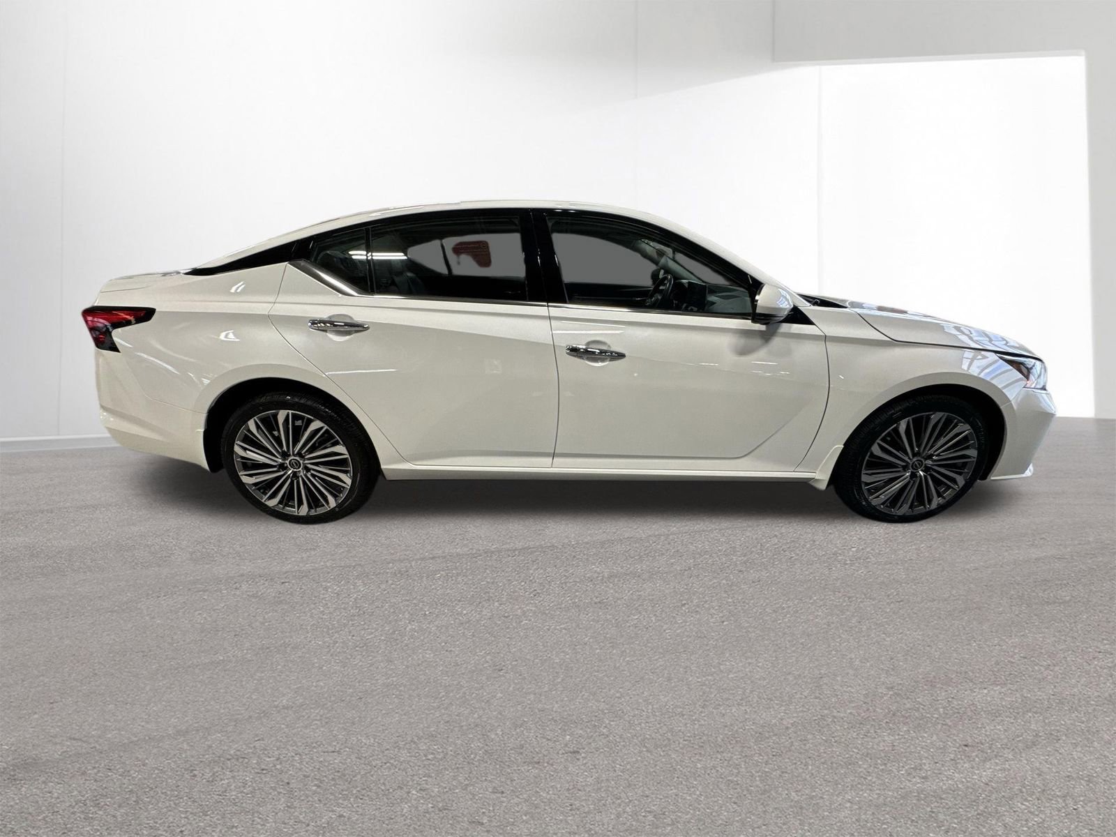 Certified 2023 Nissan Altima 2.5 SL AWD/4WD image 43