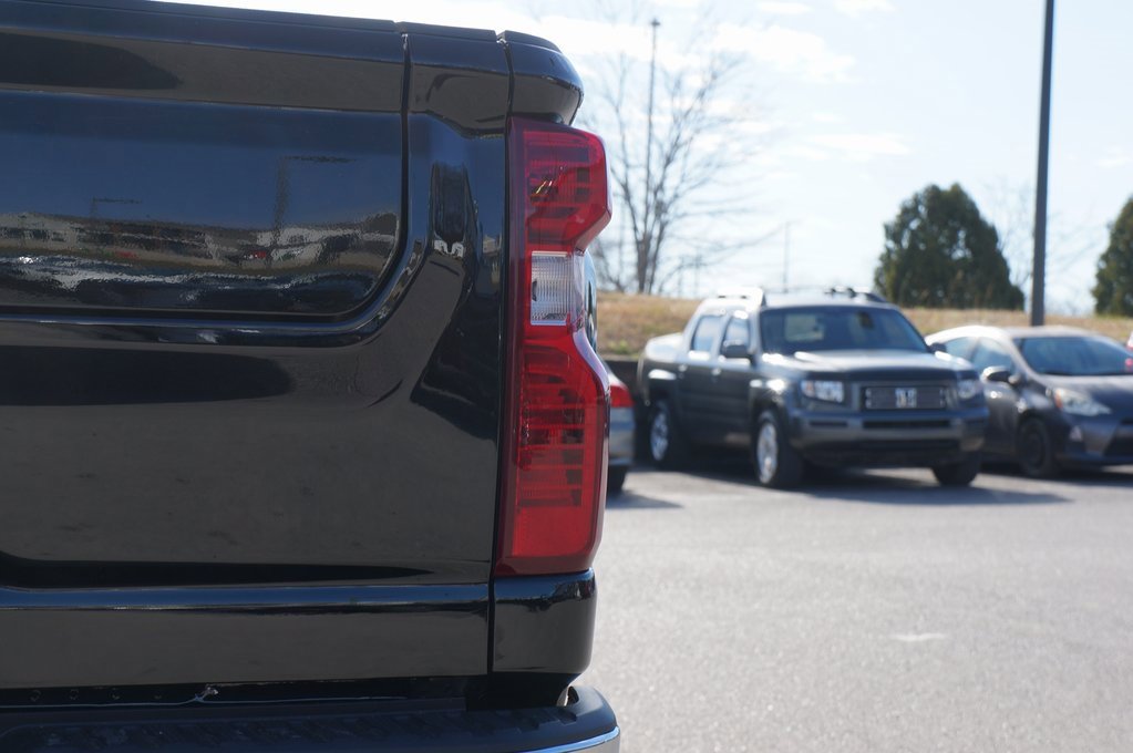 Used 2025 Chevrolet Silverado 2500 LT w/ All Star Edition image 9