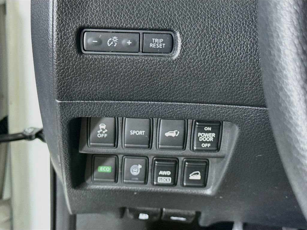 Used 2016 Nissan Rogue SV w/ SV Premium Package AWD/4WD image 19