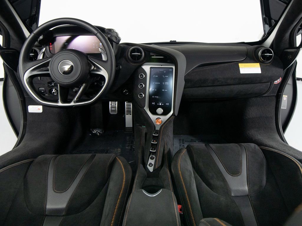 Used 2025 McLaren 750S image 28