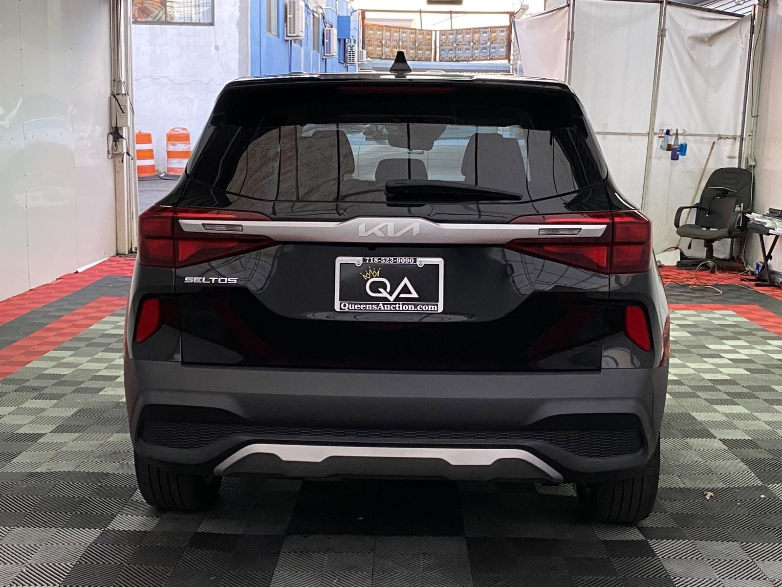 Used 2023 Kia Seltos LX AWD/4WD image 5