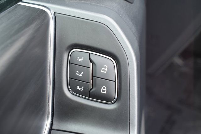 Used 2024 Ford F150 Lightning Lariat image 16