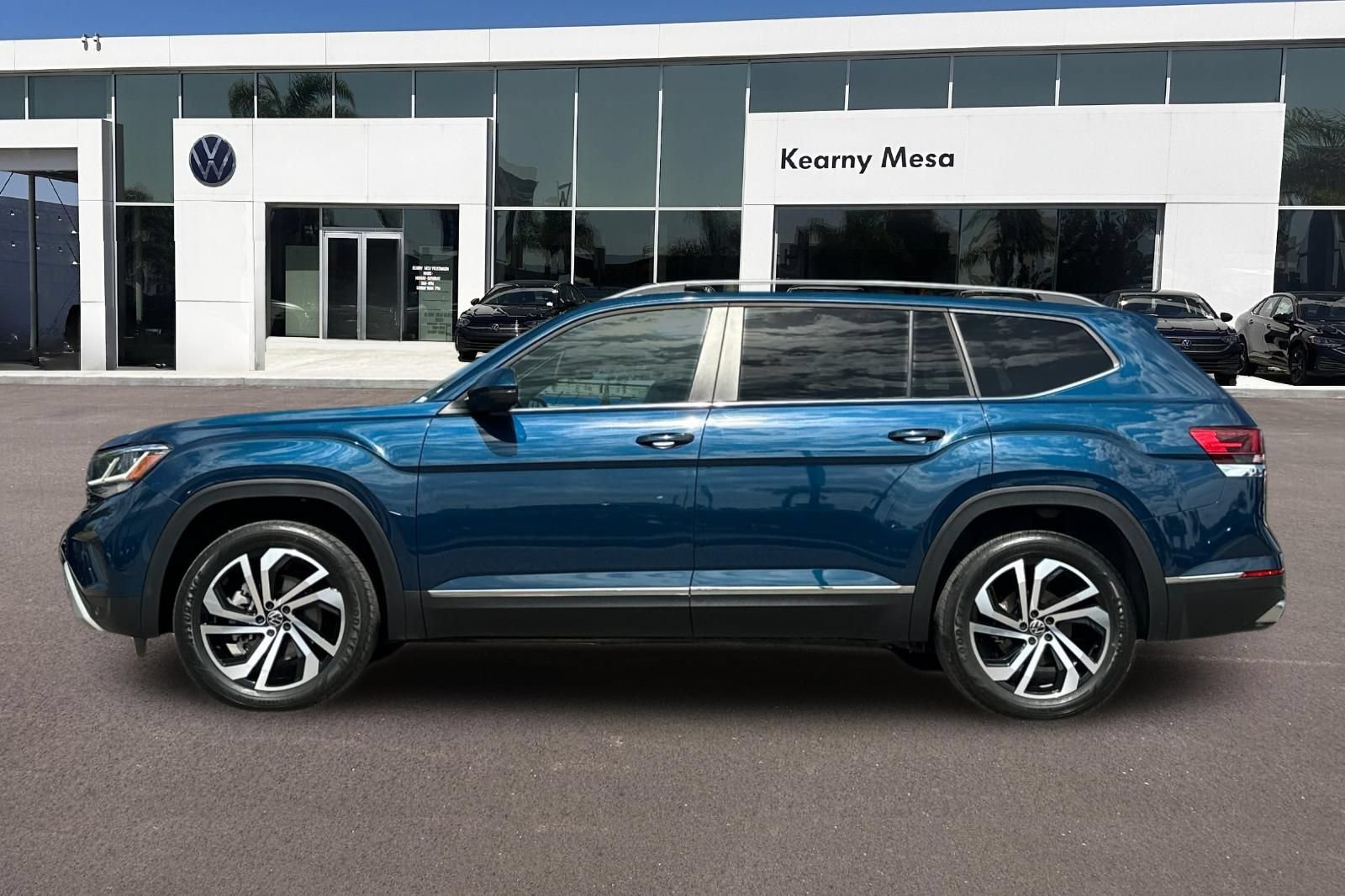 Used 2023 Volkswagen Atlas SEL AWD/4WD image 7