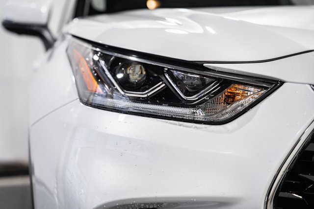 New 2026 Toyota Highlander Platinum image 12