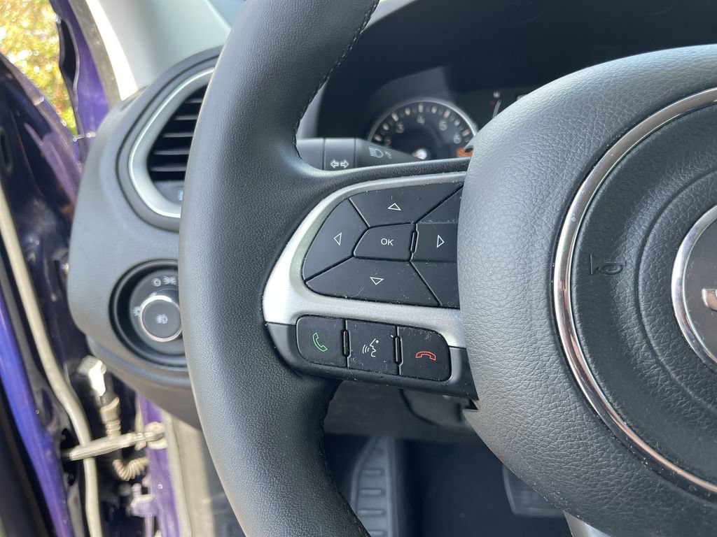 Used 2019 Jeep Renegade Latitude FWD image 15