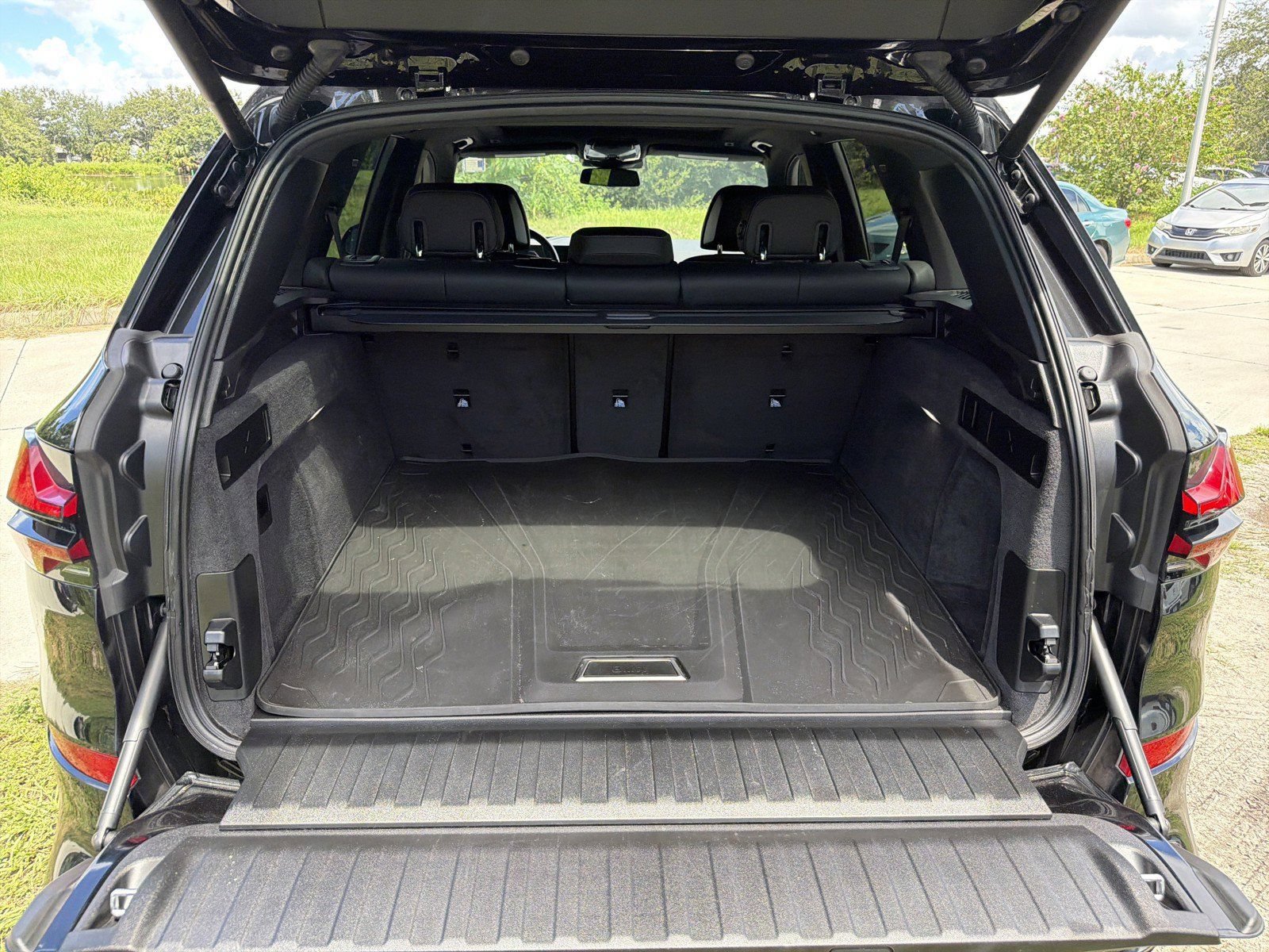 Used 2024 BMW X5 sDrive40i w/ M Sport Package RWD image 11