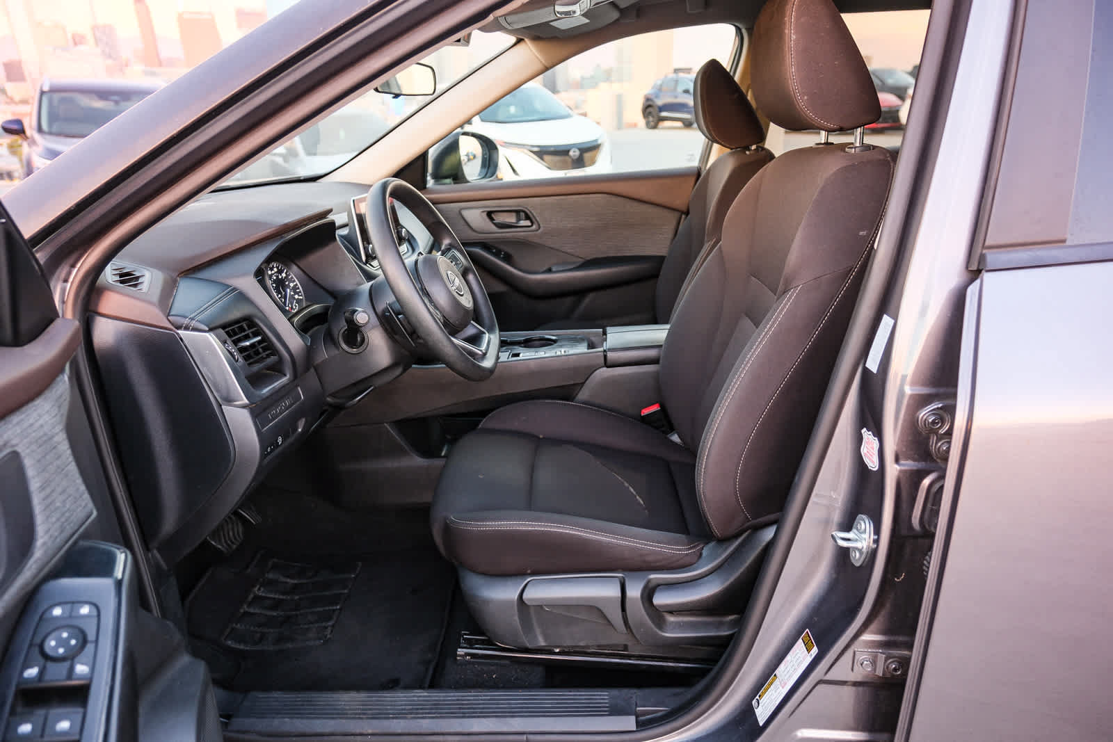 Used 2023 Nissan Rogue S FWD image 19