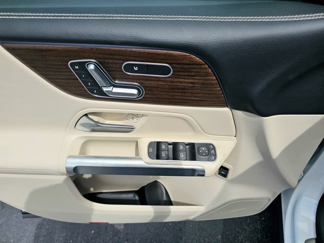 New 2026 Mercedes-Benz GLB 250 4MATIC image 21