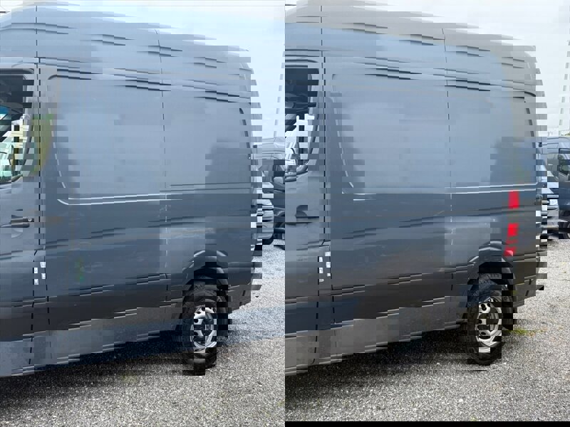 Used 2018 Mercedes-Benz Sprinter 2500 image 5