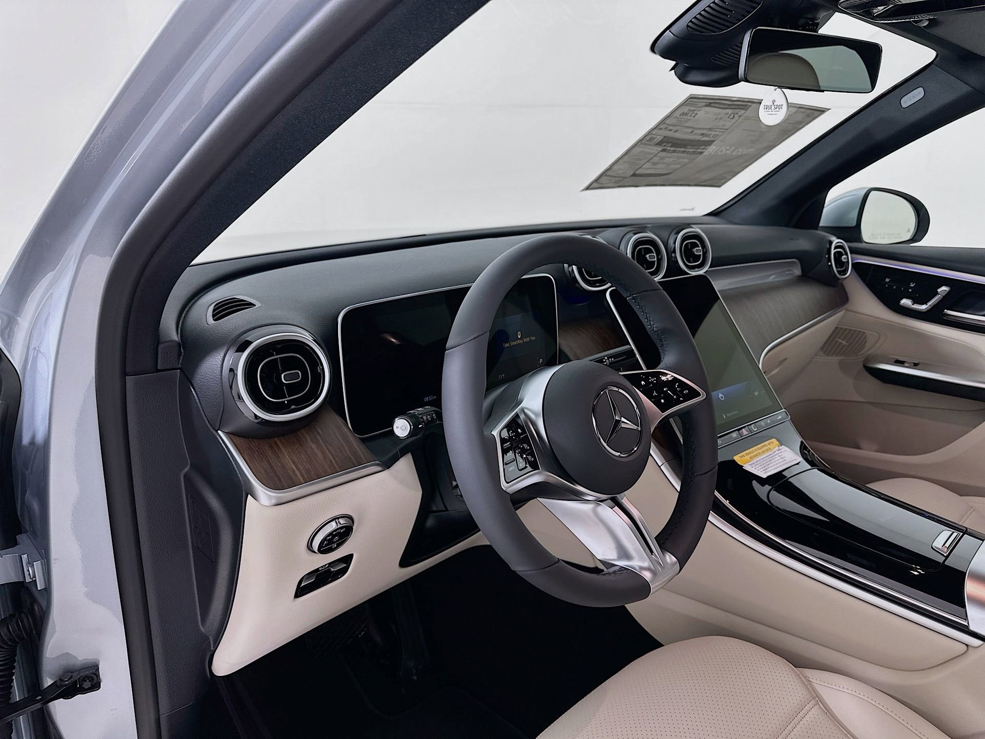 New 2026 Mercedes-Benz GLC 300 image 10