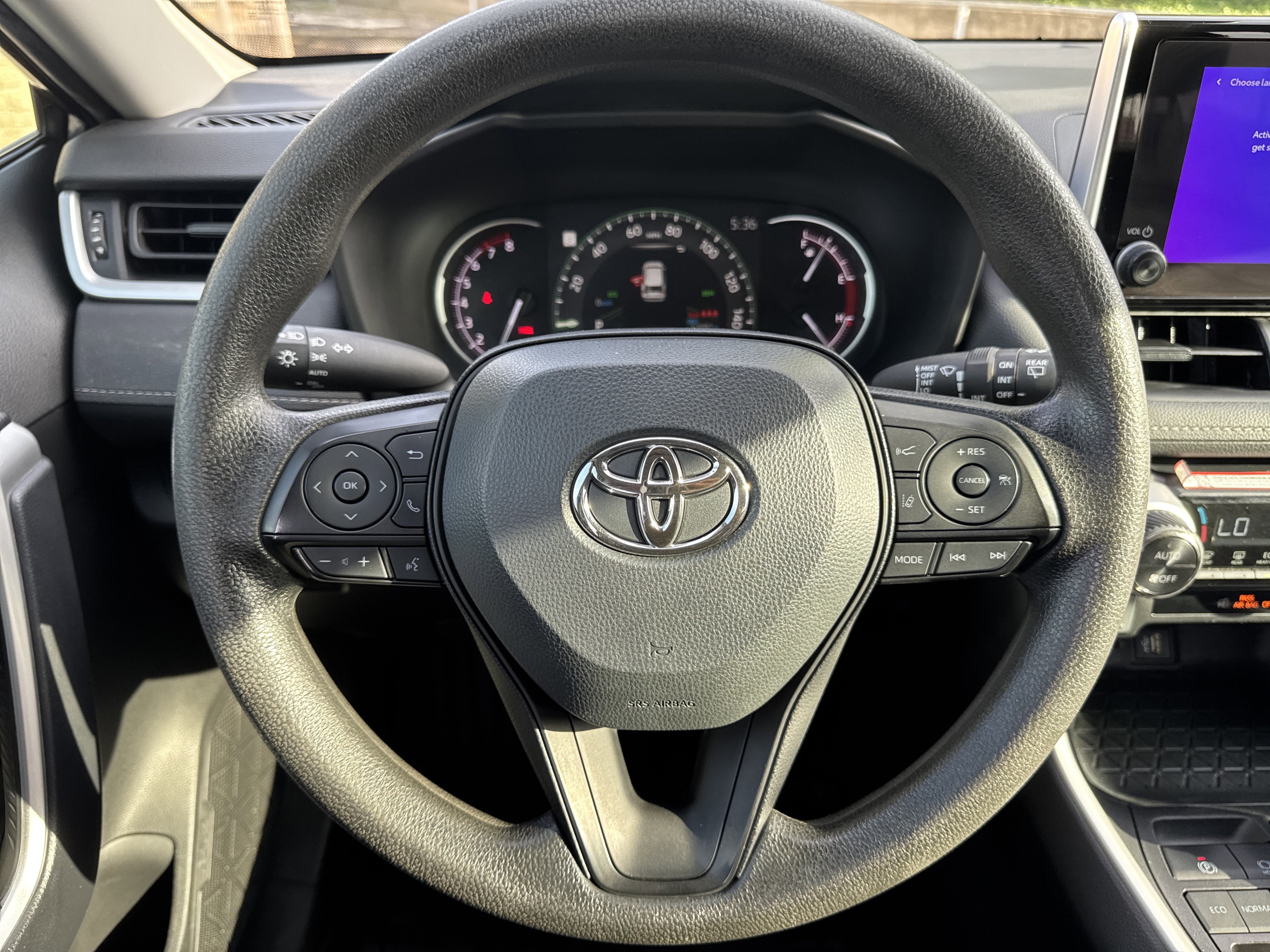 Used 2024 Toyota RAV4 XLE FWD image 12